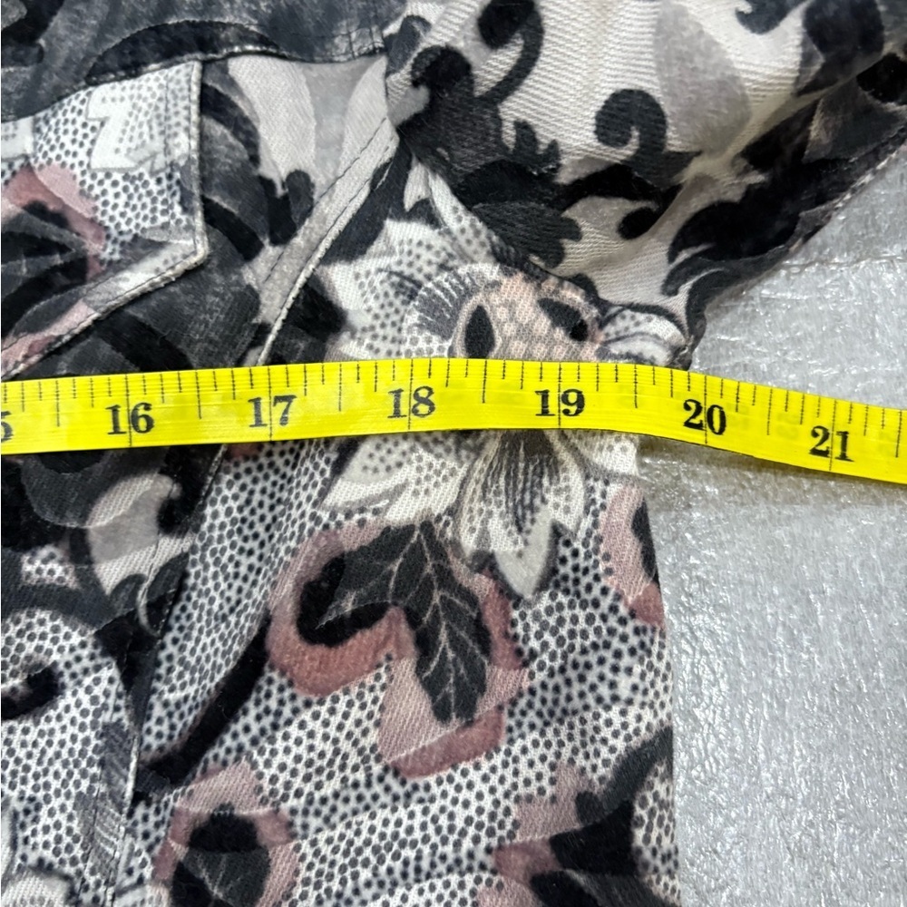 [US8]Eugen Klein Floral Patterned Textured Women's Denim Jacket - Picture 4 of 7